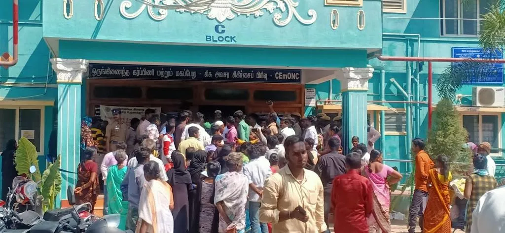 INCIDENT IN  THIRUPATHUR... PEOPLE PROTEST  